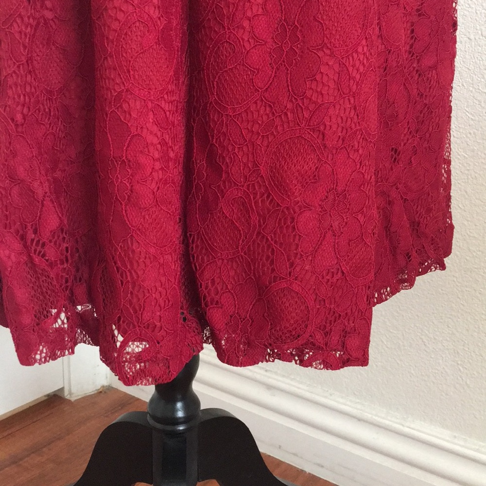 Plus Size Lace V neck cocktail dress - Picture 6 of 11